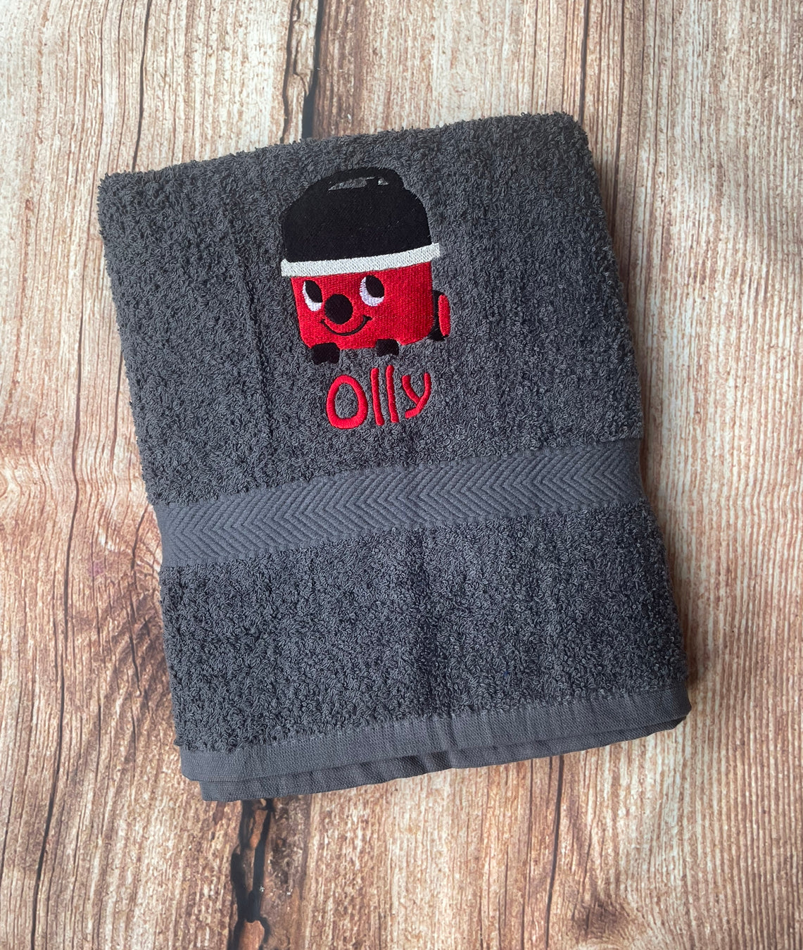 Embroidered personalised swimming or sports towel. Ideal gift // Red hoover